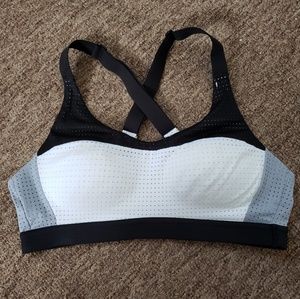 Victoria Sport bra 32B